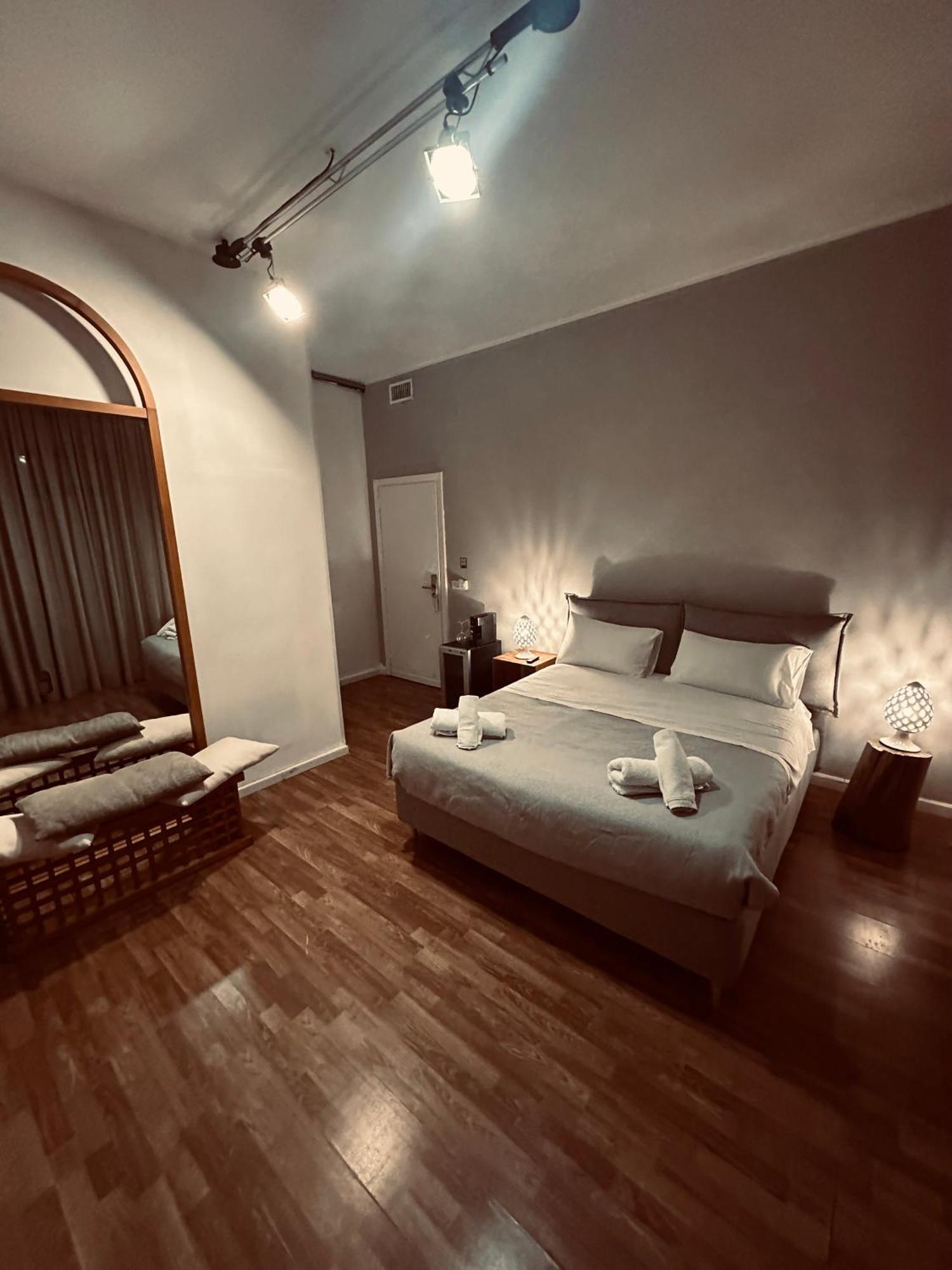 B&B Degli Artisti Suite Лече Екстериор снимка